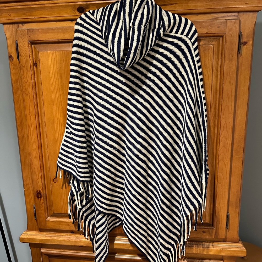 Poncho one size fits all with Fringe! Like new!
